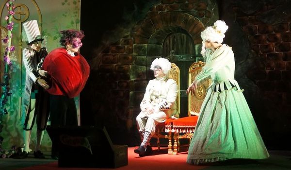Going. | Księżniczka na ziarnku grochu - Teatr Współczesny