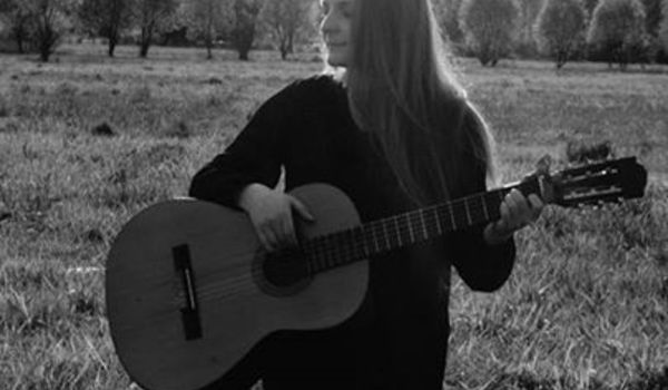 Going. | Katka Kotecka i Zuzanna - Otwarta Przestrzeń Światłownia