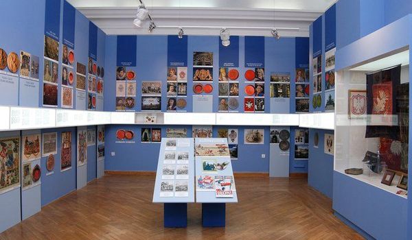 Going. | Z Orłem Białym przez wieki. Godło i herb państwa polskiego w rozwoju historycznym - Muzeum Niepodległości w Warszawie